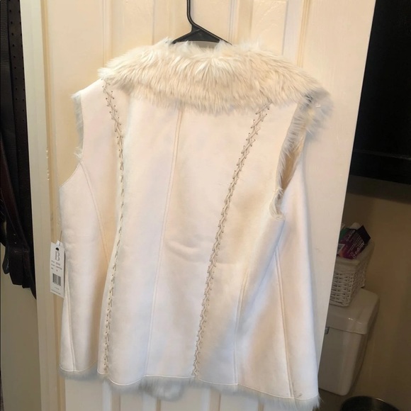 White Vest - Picture 4 of 4